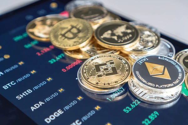 The Tragedy of Third Coins: A Quest for Cryptocurrency Supremacy