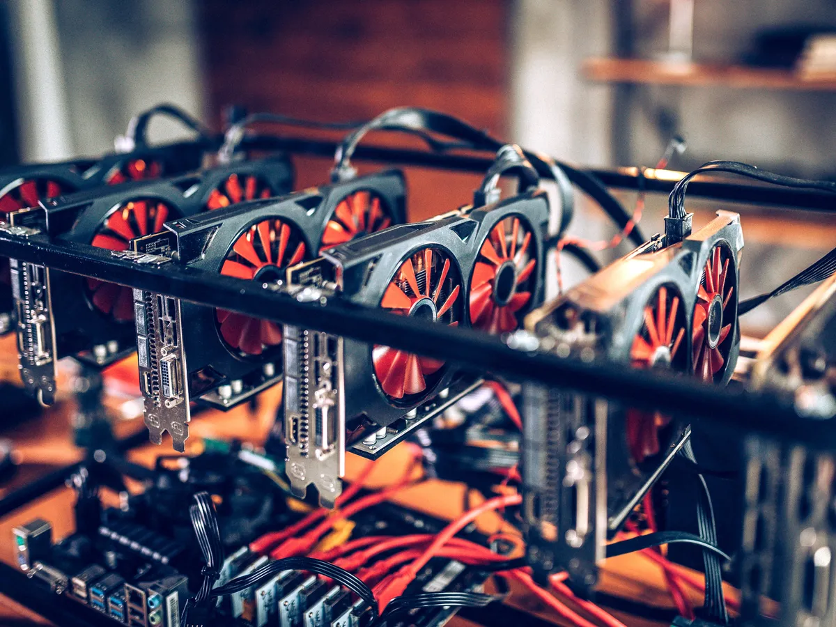 How to Build a Cryptocurrency Mining Rig in 2025