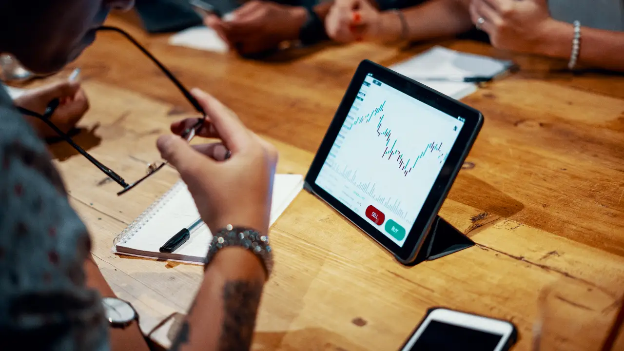 6 High-Risk, Reward Cryptocurrencies to Invest in 2025